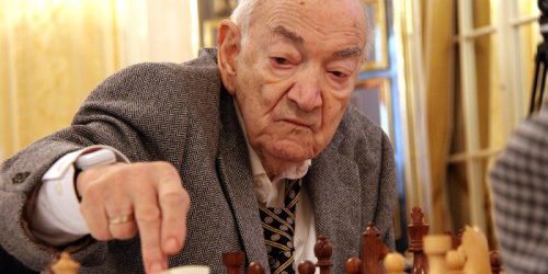 Viktor-Korchnoi-3-Zurich-2015