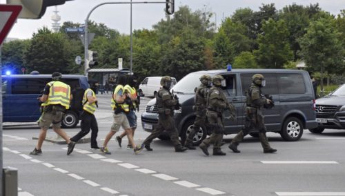 Varias personas han muerto y otras han resultado heridas hoy en un tiroteo registrado en un centro comercial de Múnich (sur de Alemania) EFE/Matthias Balk