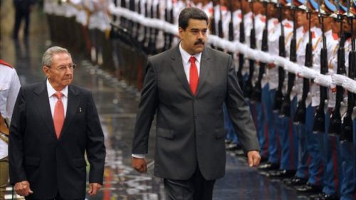 Maduro ha tratado de mantener la relación especial con Cuba que empezó en el gobierno de Chávez. GETTY IMAGES