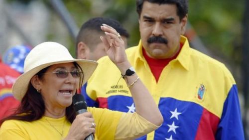 Según Cilia Flores, diputada venezolana y esposa del presidente Nicolás Maduro (juntos en la imagen), sus sobrinos fueron "secuestrados" por la DEA. AFP