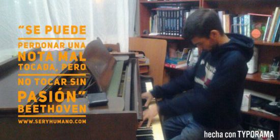Pianista Jean Pierre Kiklikian en su casa practicando en su Resultados de búsqueda Steinway & Sons